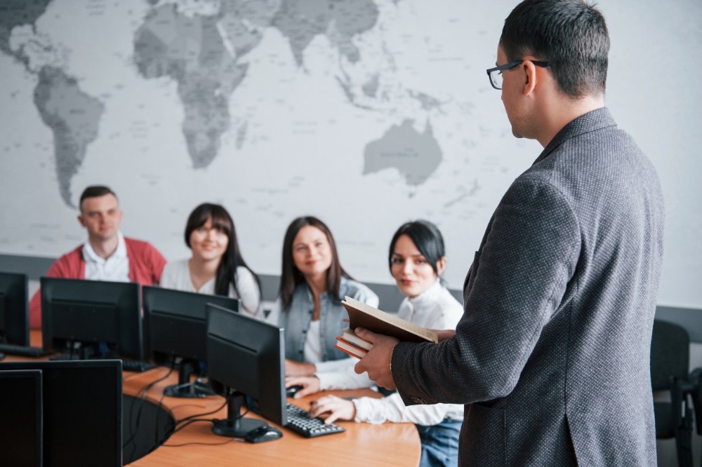 how-is-your-deals-group-people-business-conference-modern-classroom-daytime(1)